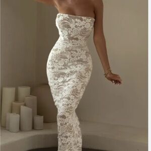 JLUX LABEL Elegant Strapless Lace Dress!!